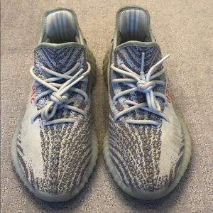 Blue tint yeezy size 10.5